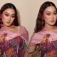 Viral! penyanyi keturunan indonesia blak blakan sebut batik berasal dari malaysia ke ariana grande