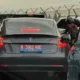 Viral tesla seharga rp2,7 m diduga jadi mobil dinas pemkot tangsel, walkot benyamin cek aja di stnk nya