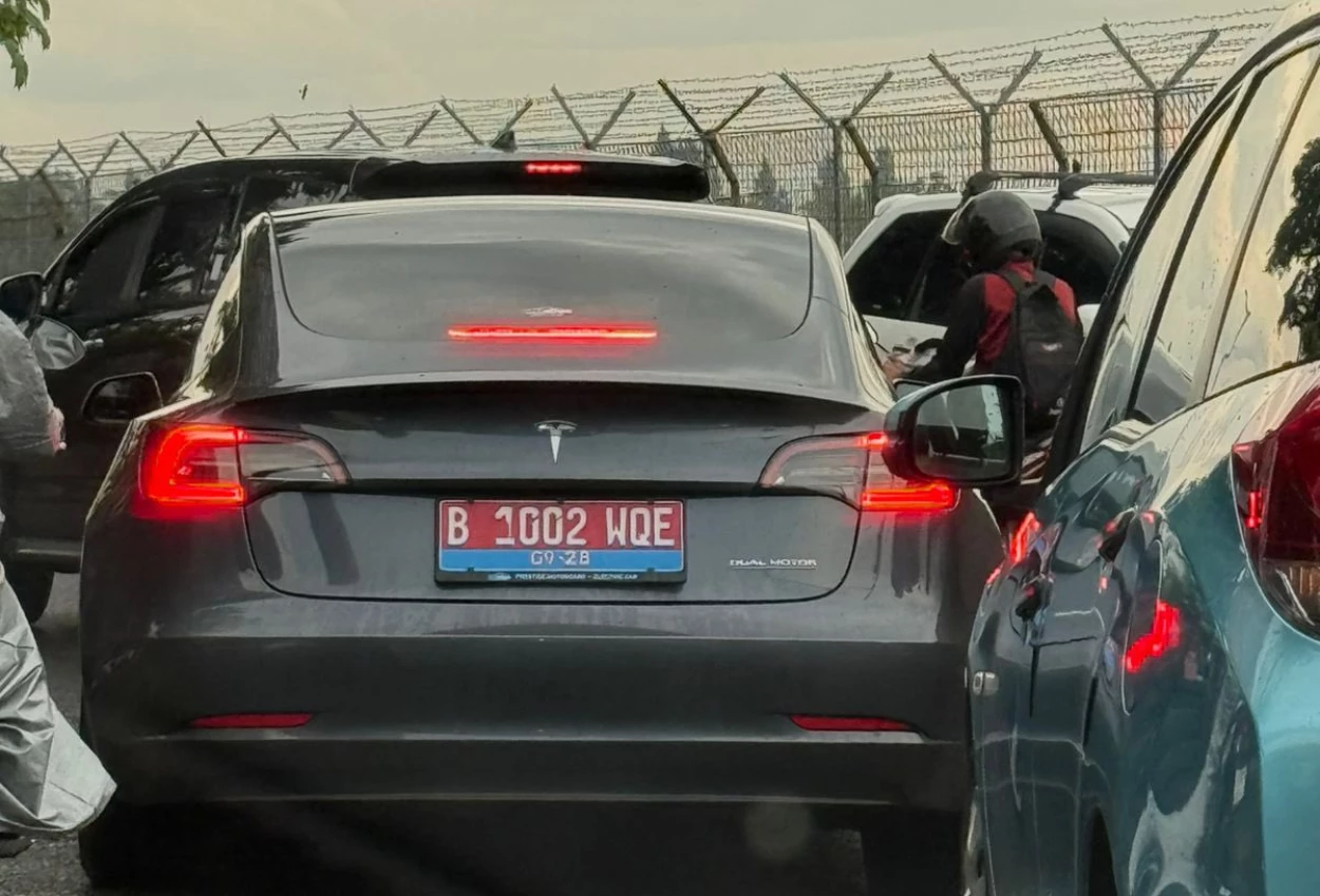 Viral tesla seharga rp2,7 m diduga jadi mobil dinas pemkot tangsel, walkot benyamin cek aja di stnk nya
