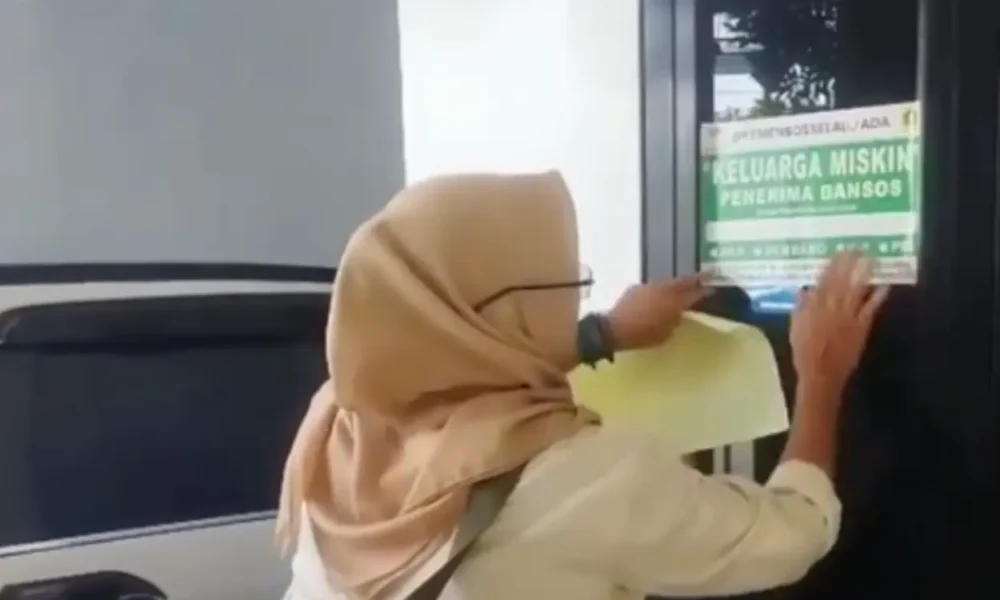 Warga penerima bansos di bogor punya mobil dan rumah layak