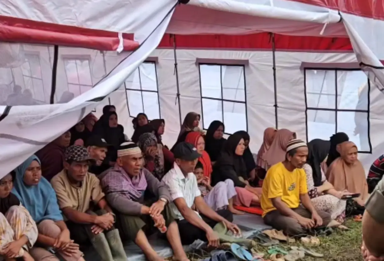 11 korban banjir kabupaten agam keracunan di pengungsian