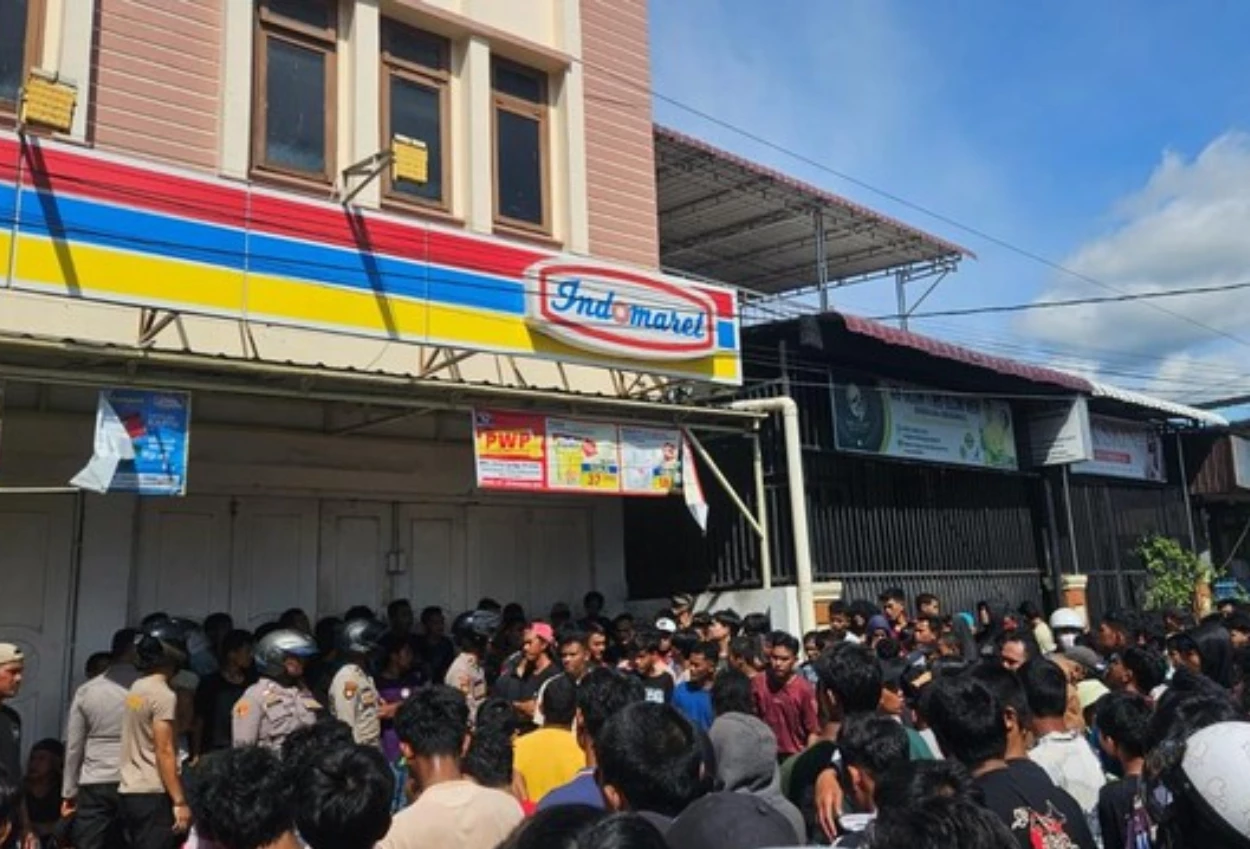 16 pelaku penjarahan minimarket di sibolga diringkus polisi