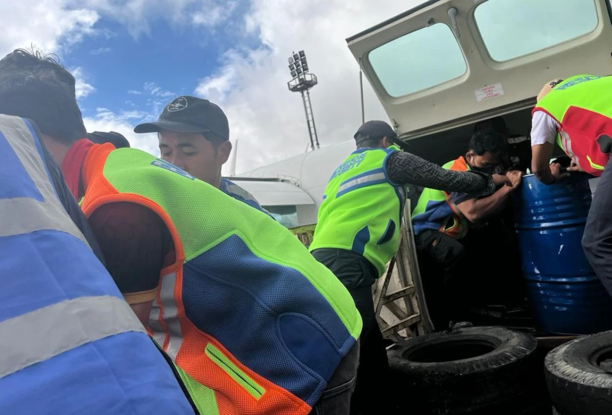 Akses darat putus, pertamina terbangkan 2.000 liter bbm ke aceh dengan pesawat perintis