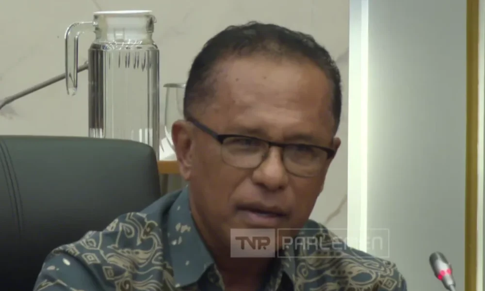 Anggota dpr minta menhut raja juli mundur kalau pak menteri nggak mampu, mundur aja