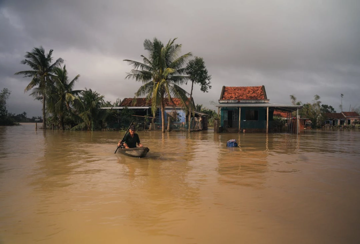 Belum makan 4 hari, warga aceh tamiang bertahan minum air banjir