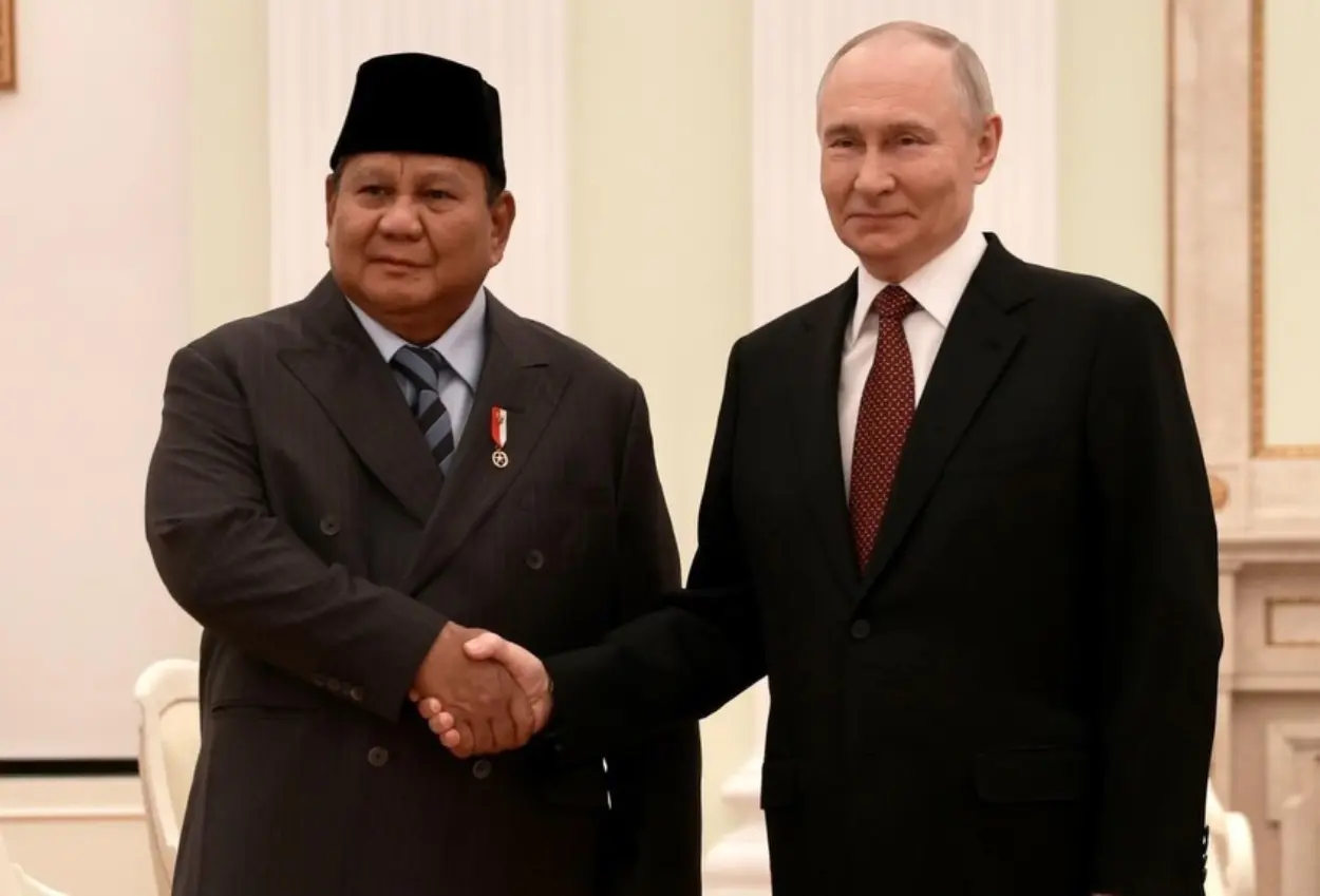 Bertemu prabowo di kremlin, putin siap bantu indonesia kembangkan nuklir