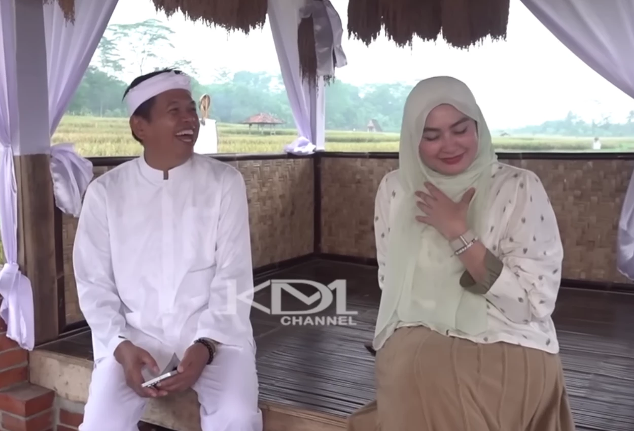 Bertemu di lembur pakuan, dedi mulyadi goda anggota parlemen malaysia young syefura hingga salah tingkah!