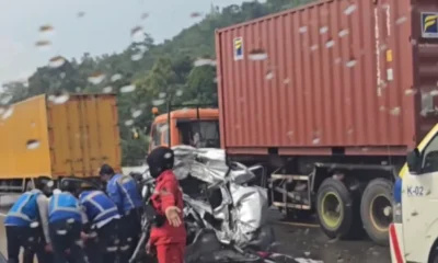 Breaking news! kecelakaan beruntun 9 mobil di tol cipularang, 1 orang tewas, 5 luka luka