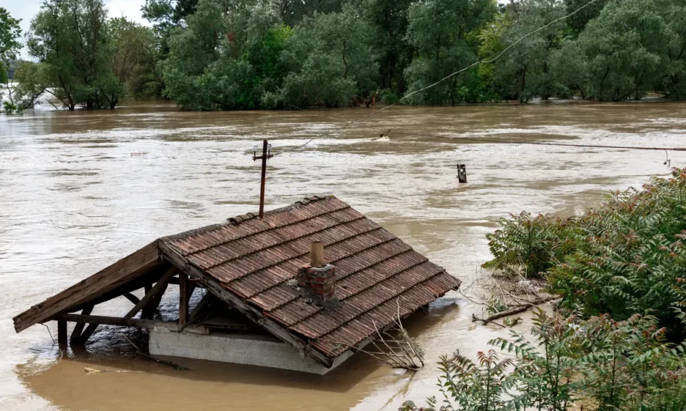 Bupati aceh utara 'angkat tangan' tak sanggup lagi atasi banjir