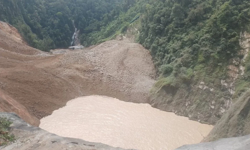 Dinding bukit plta pakkat longsor 10 kali, warga diminta waspada ancaman banjir mendadak