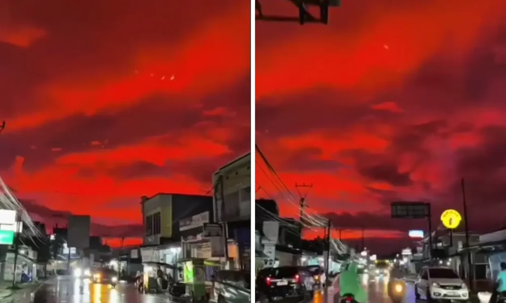 Fenomena langit merah darah di pandeglang