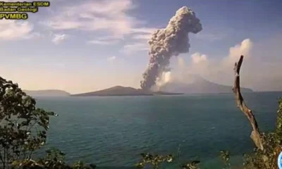 Gunung anak krakatau masuk level ii, warga diimbau jaga jarak 2 km