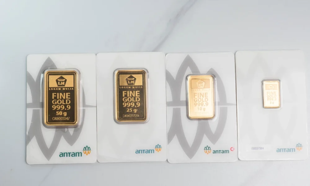 Harga emas antam hari ini 10 desember 2025 melambung tinggi