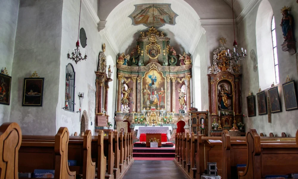 Jadwal misa natal 2025 gereja katolik di bekasi, cek di sini!
