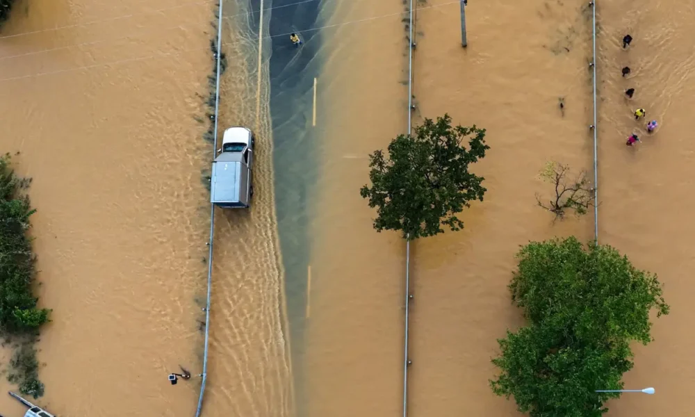 Kepala daerah dicopot usai banjir di thailand tewaskan 162 orang
