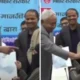 Kepala menteri bihar lepas cadar dokter perempuan