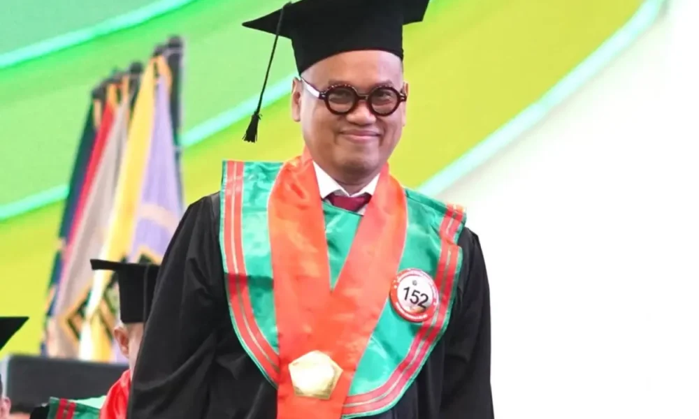 Lulus s2 hukum, tesis uya kuya bahas penjarahan rumah pribadi