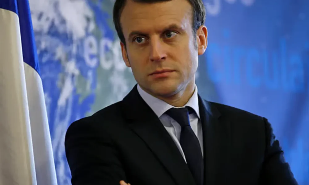 Macron berencana kaji aturan baru siswa sma prancis tak boleh bawa hp di sekolah