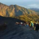 Mendaki secara ilegal, pendaki 18 tahun tewas usai jatuh ke jurang di gunung rinjani