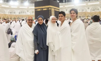 Momen al ghazali dan el rumi sujud cium kaki maia estianty di depan kakbah
