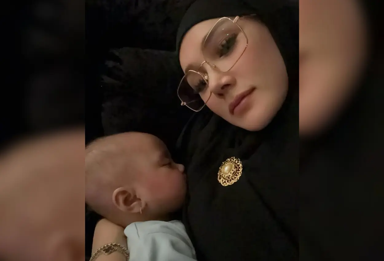Mulan jameela adopsi anak bayi perempuan