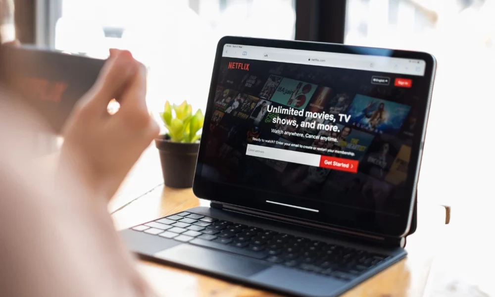 Netflix sepakat akuisisi saham warner bros senilai rp1.380 triliun!