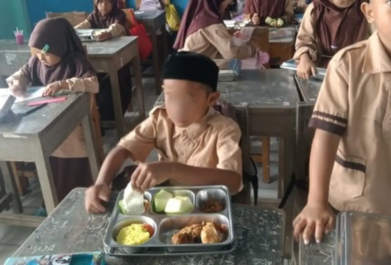 Paket mbg di tangerang berisi nanas utuh