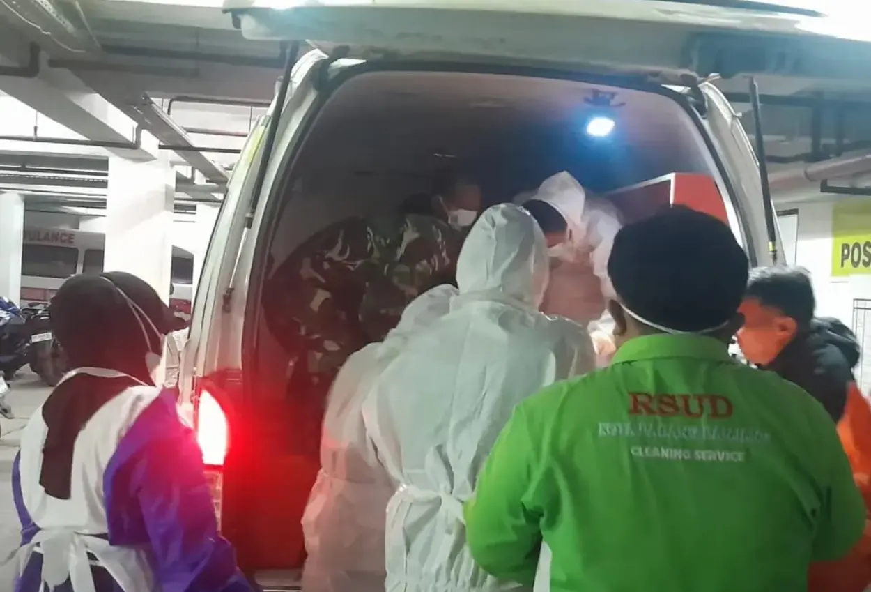 Pelda yudi gugur saat evakuasi warga terdampak longsor di padang panjang