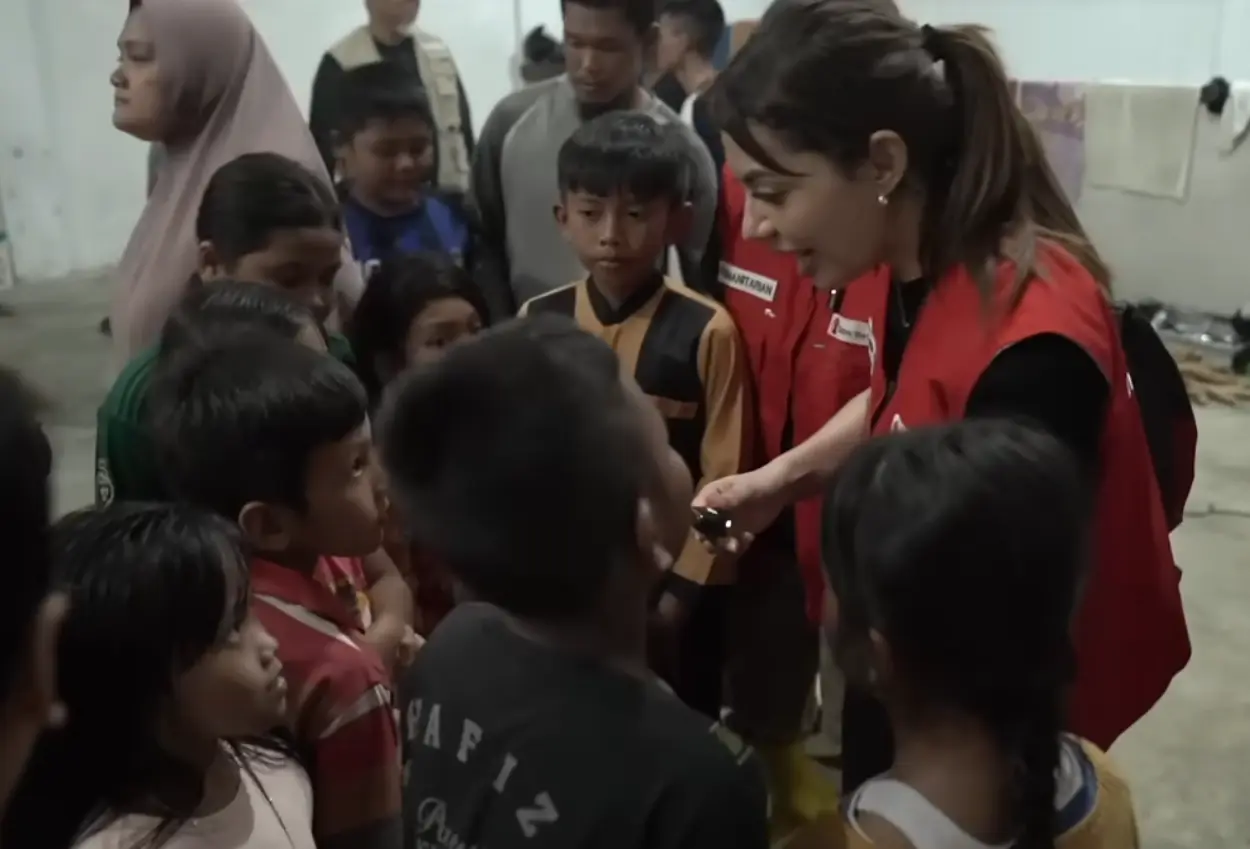 Pertanyaan bocah ini bikin terkejut saat najwa shihab temui pengungsi di aceh tamiang