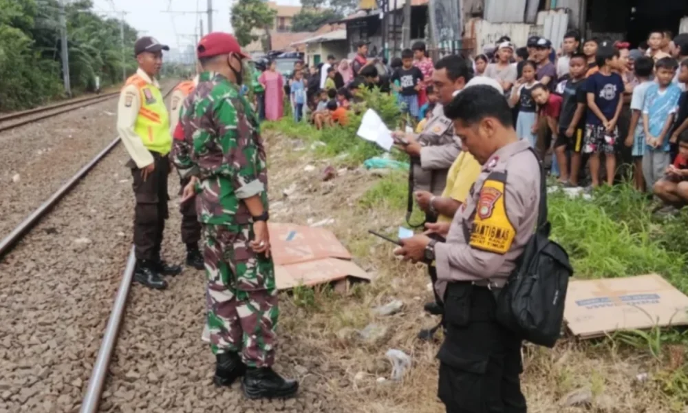 Pria 23 tahun tewas tertemper kereta di pondok ranji, polisi temukan surat
