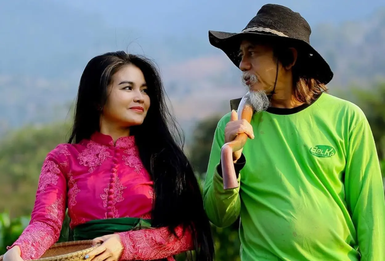 Profil karina ranau, istri epy kusnandar