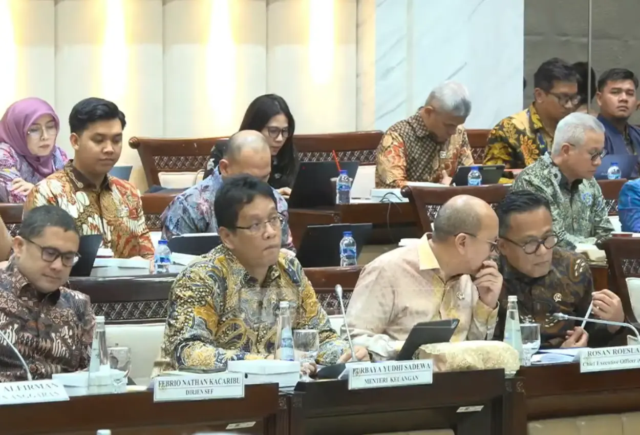 Purbaya dpr danantara bakal ubah skema subsidi bbm dan listrik 2026