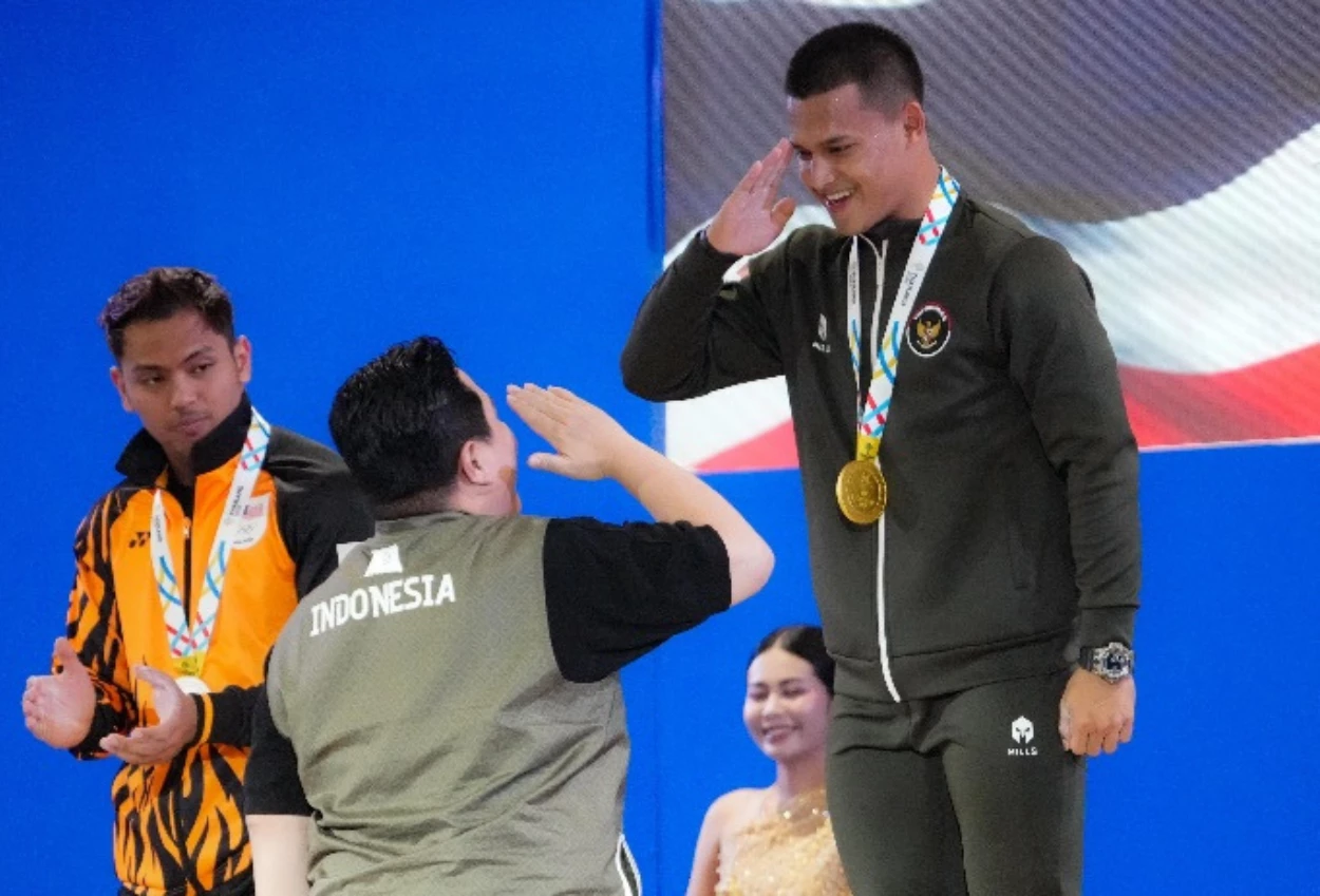 Rizki juliansyah sabet emas di sea games 2025 dan berhasil pecahkan rekor dunia!