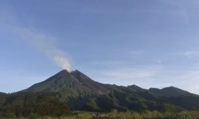 Satu pendaki yang sempat hilang di gunung merapi ditemukan selamat, satu lainnya masih dicari