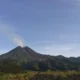 Satu pendaki yang sempat hilang di gunung merapi ditemukan selamat, satu lainnya masih dicari