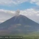 Semeru 16 kali erupsi hari ini, letusan tertinggi capai 1.100 meter