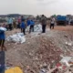 Tanggul di muara baru yang bocor kini ditambal karung pasir
