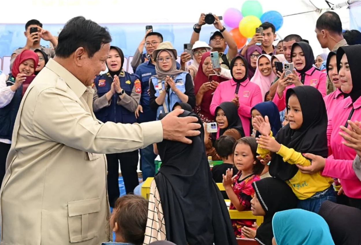 Terbang ke sumatra barat, prabowo tinjau pengungsian hingga pembangunan huntara