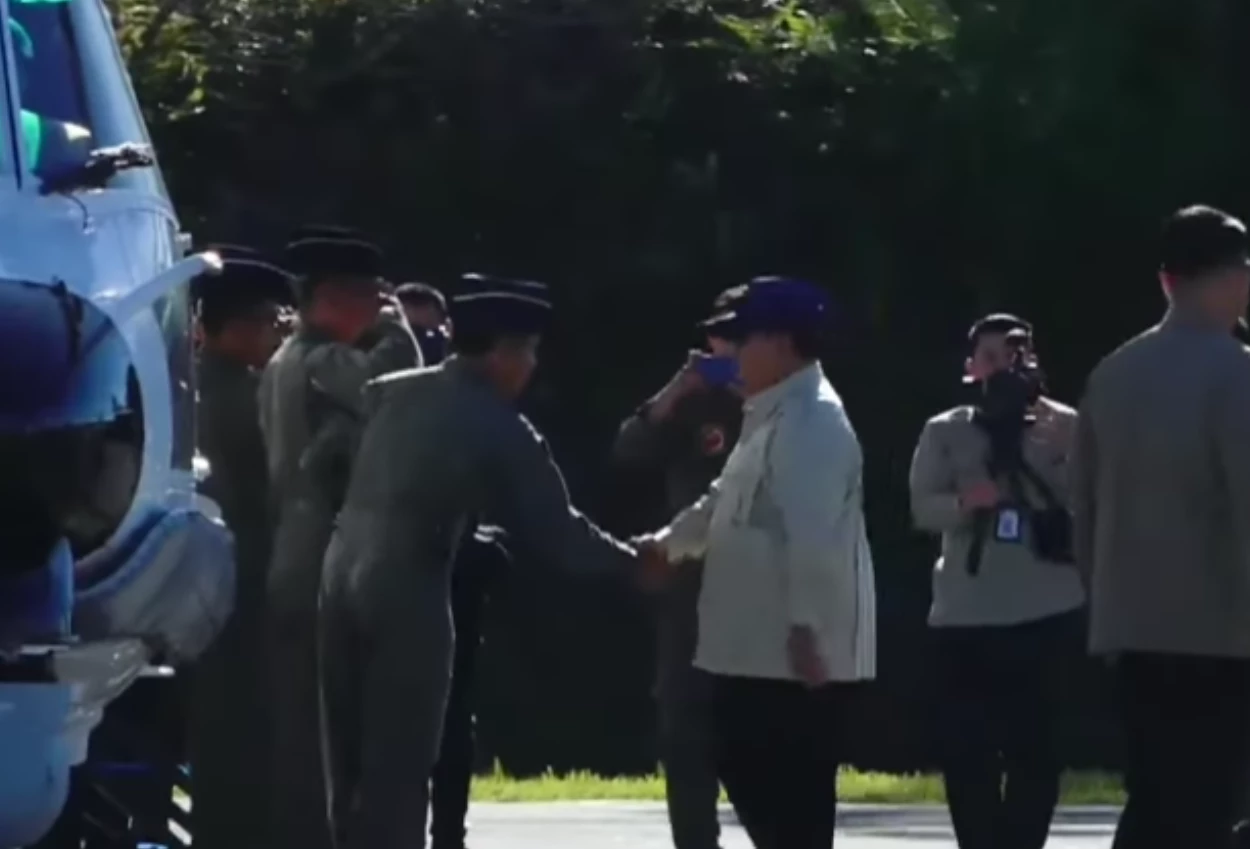 Terbang ke sumatra utara, prabowo tinjau lokasi bencana banjir longsor