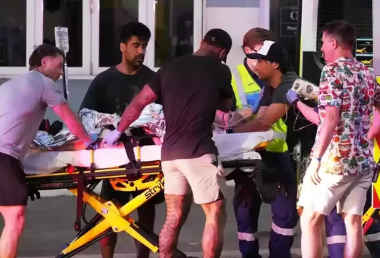 Terjadi penembakan di pantai bondi australia, 15 orang tewas