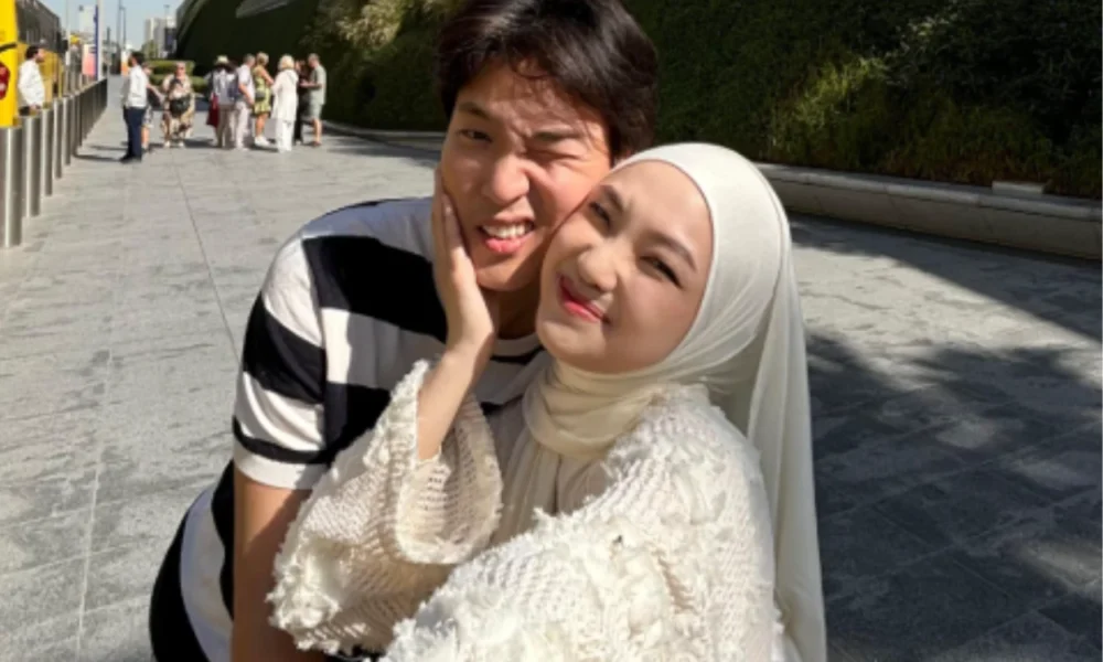 Tok! na daehoon resmi cerai dengan jule secara verstek