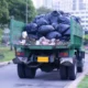 Tolak penutupan tpa suwung, kantor gubernur bali lumpuh dikepung ratusan truk sampah