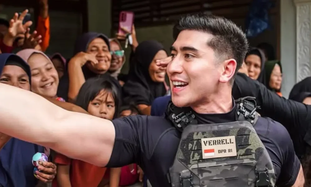 Verrell bramasta bantah pakai rompi antipeluru saat tinjau bencana sumatra