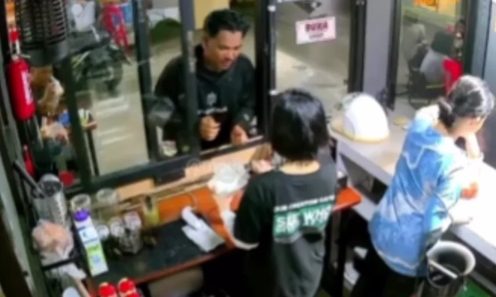 Viral! mahasiswi di tarakan dilecehkan saat bekerja, pelaku panggil 'sayang' dan paksa korban untuk temani pulang