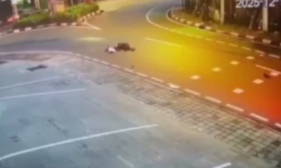 Viral! pemotor 21 tahun tewas terlindas transjakarta di jaksel