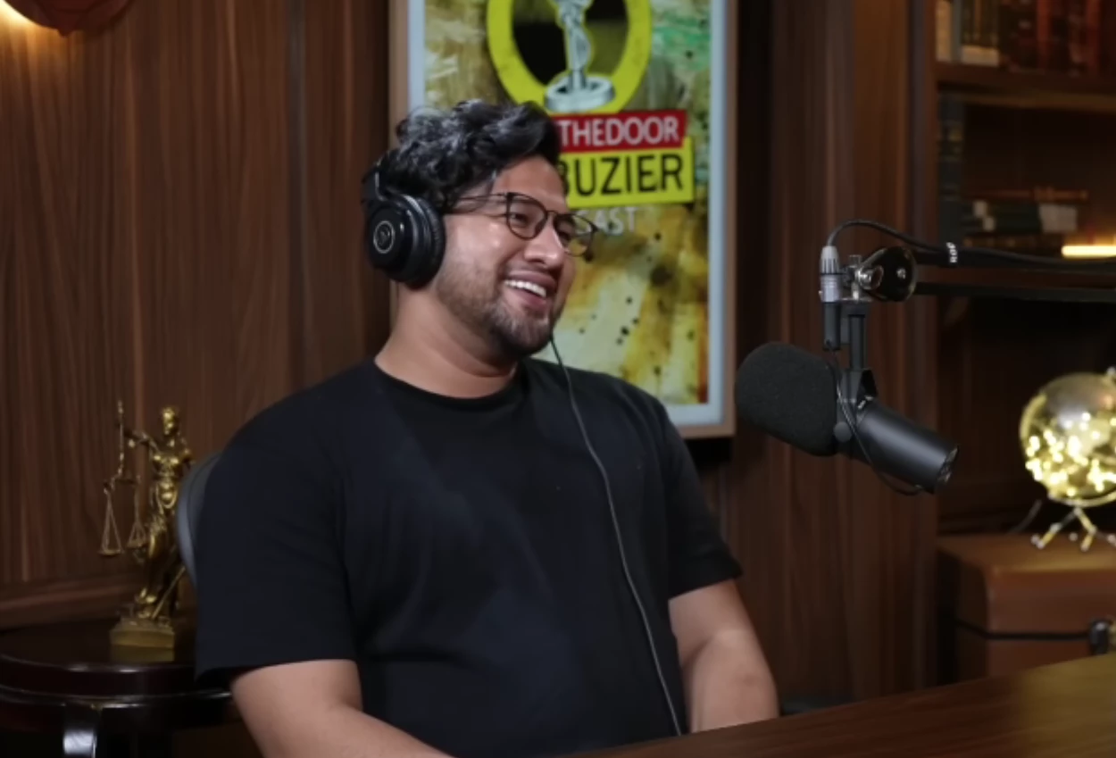 Ammar zoni hadiri sidang dengan senyum semringah sambil bawa tasbih