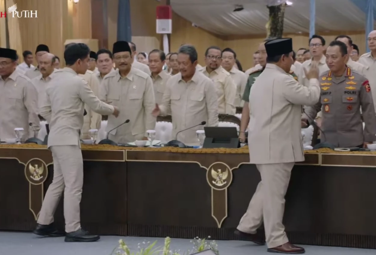 Anggota kabinet kompak kenakan baju safari di retret hambalang hari ini