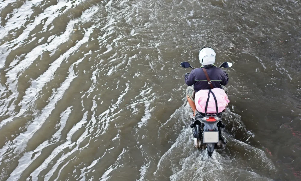Apa yang harus dilakukan setelah motor kena banjir