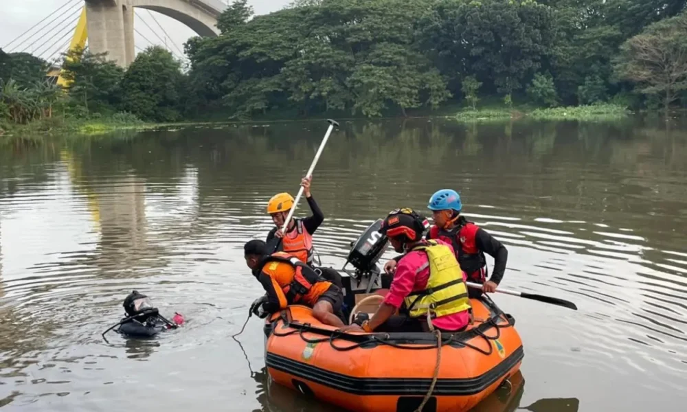 Bocah 7 tahun ditemukan tewas 45 km dari tkp usai terseret arus di kali jambe bekasi