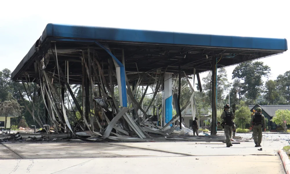 Bom meledak di 11 pom bensin thailand, 4 orang luka luka
